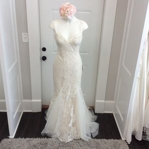 Pronovias Lace Wedding Dress #5
